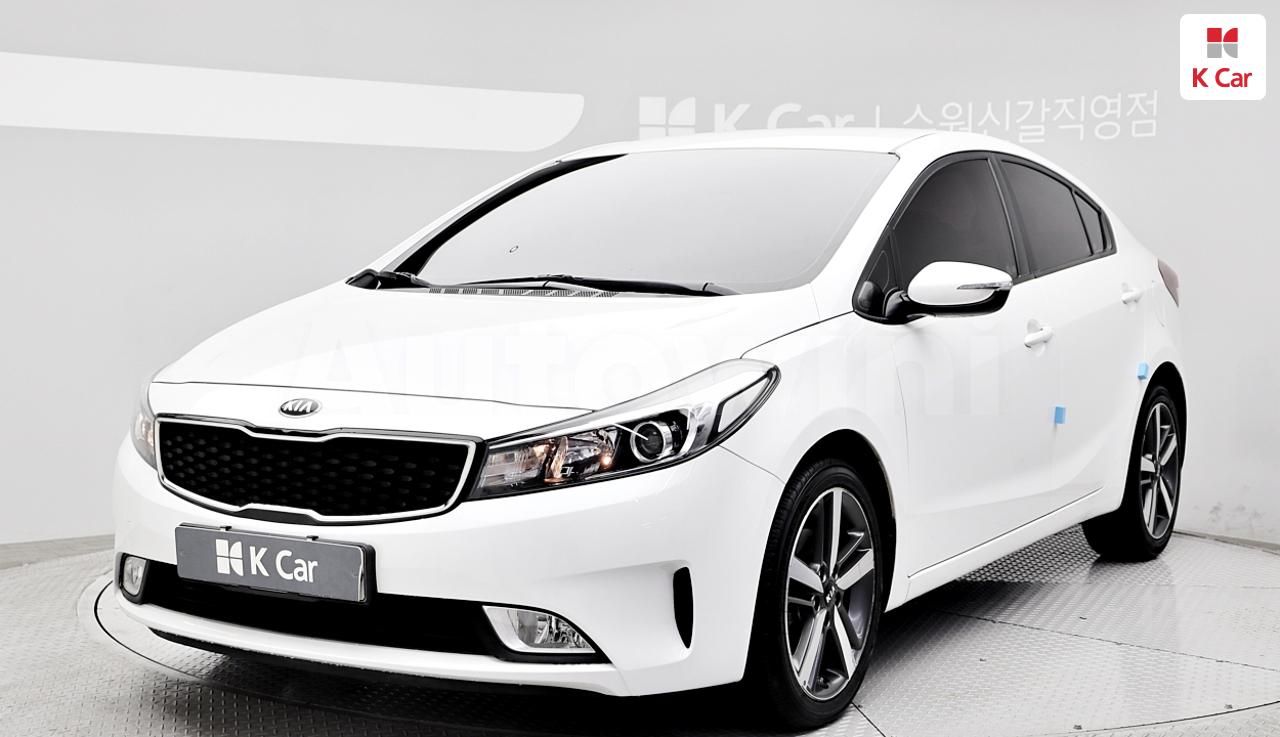 2017 KIA K3 VIN: KNAFK412BHA688662