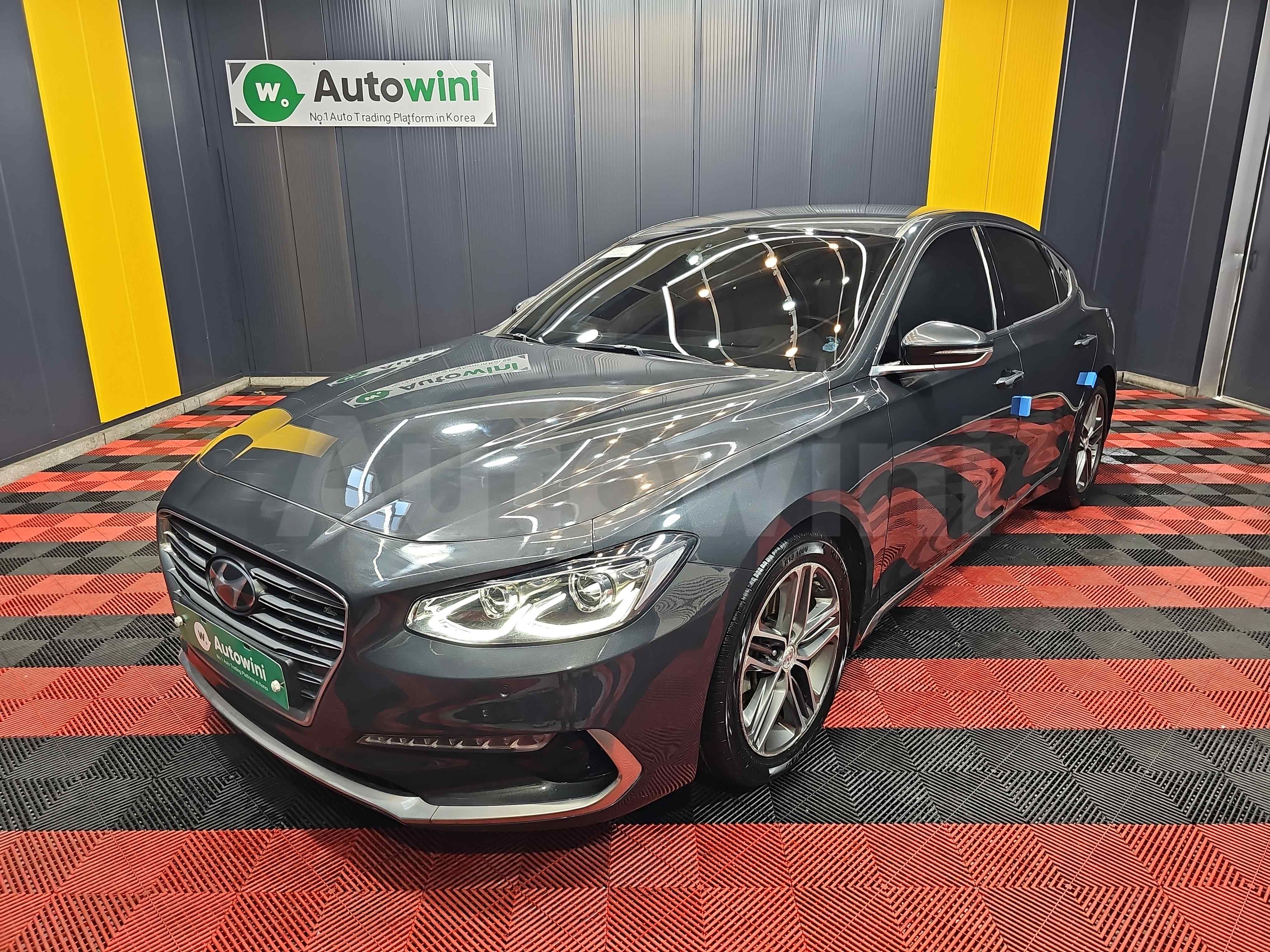 2017 HYUNDAI GRANDEUR VIN: KMHF441RBHA022401