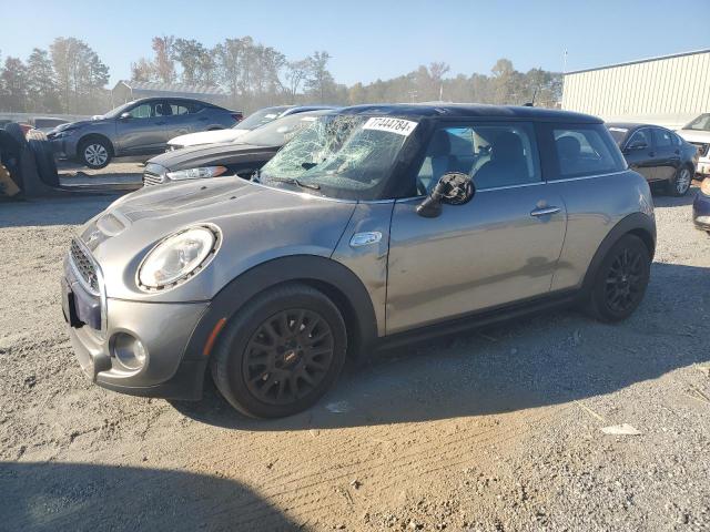 2017 MINI COOPER S VIN: WMWXP7C36H2A46506