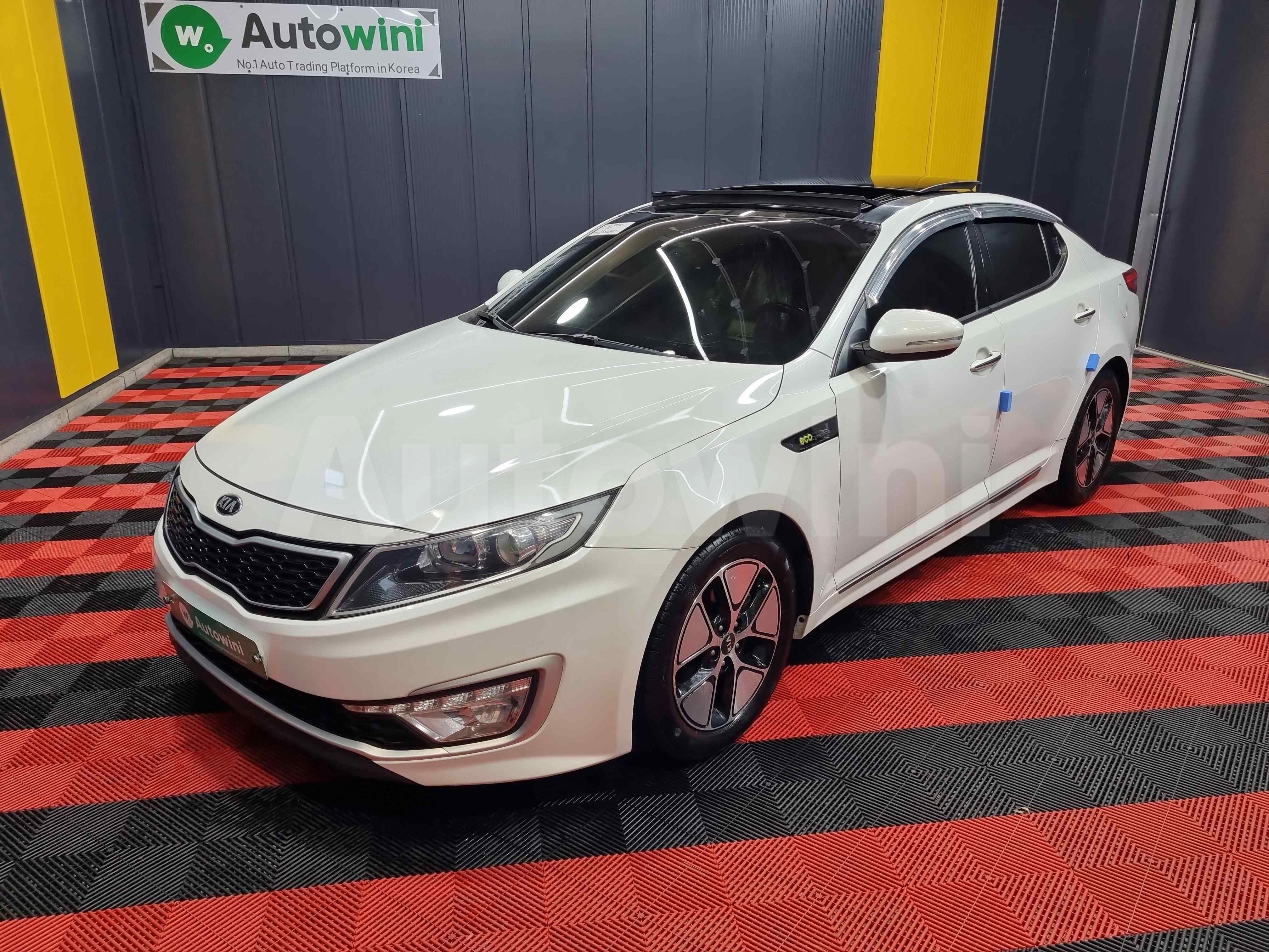 2014 KIA K5 VIN: KNAGN41CBEA051895