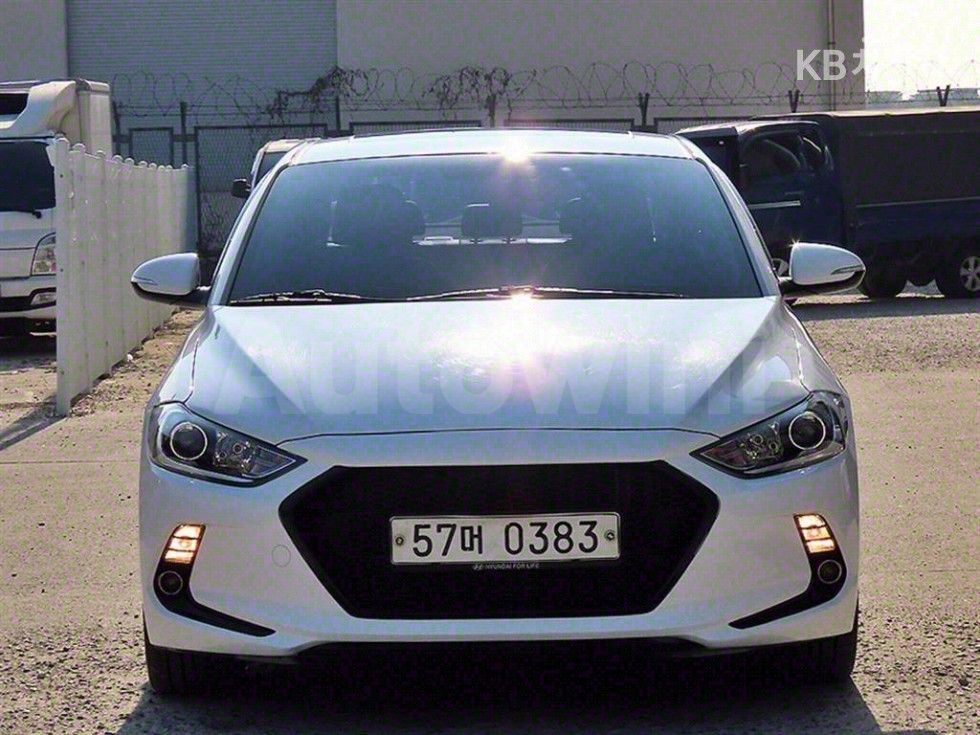 2016 HYUNDAI AVANTE VIN: KMHD641UGGU086038