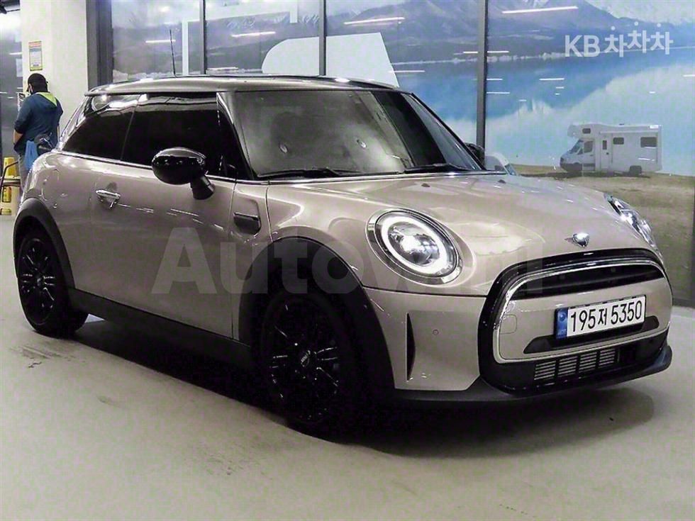 2024 MINI COOPER VIN: WMW41DH00R2V43731