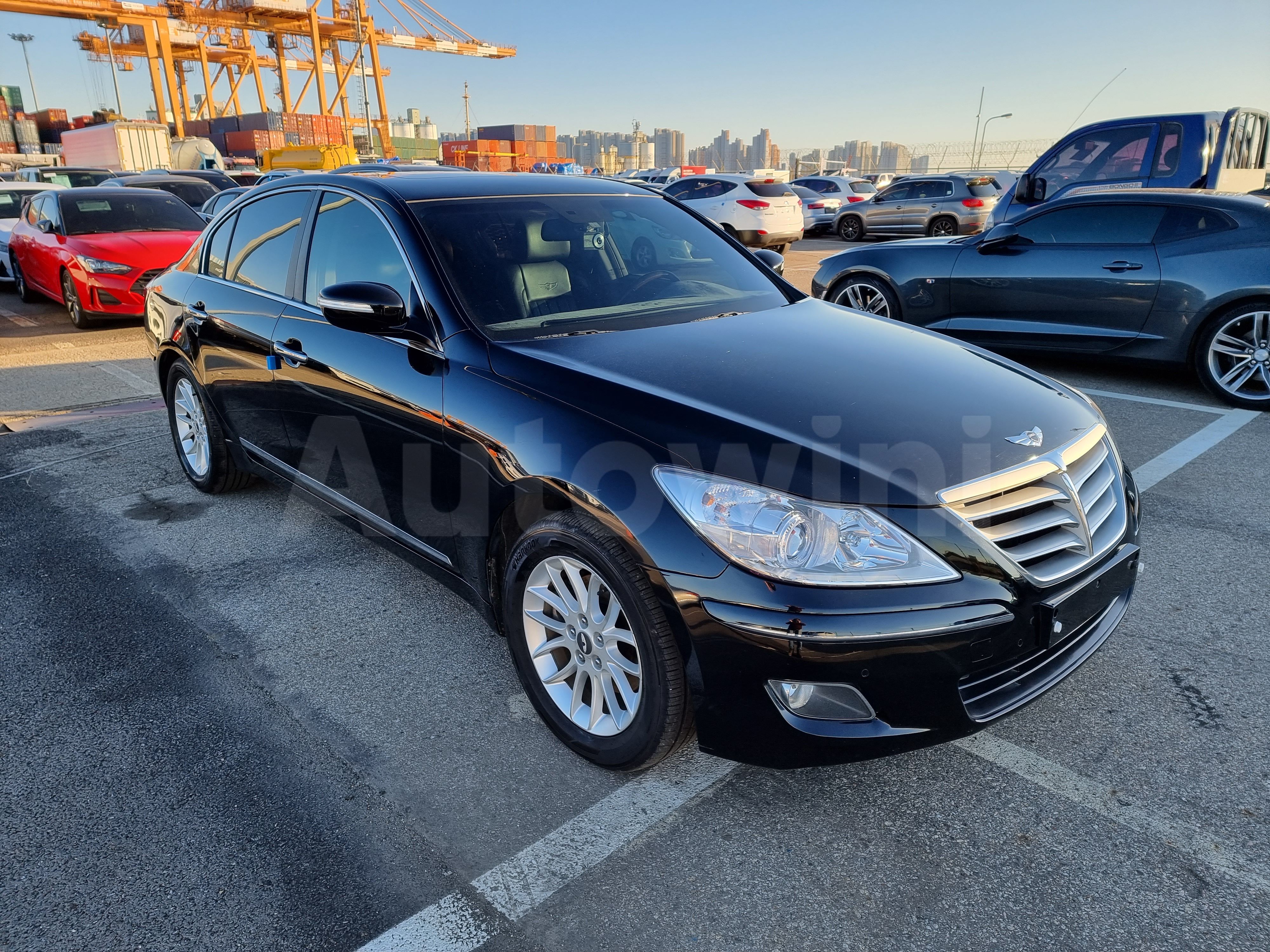 2010 HYUNDAI GENESIS VIN: KMHGA41ABAU075911