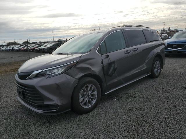 2022 TOYOTA SIENNA LE VIN: 5TDKSKFCXNS057388