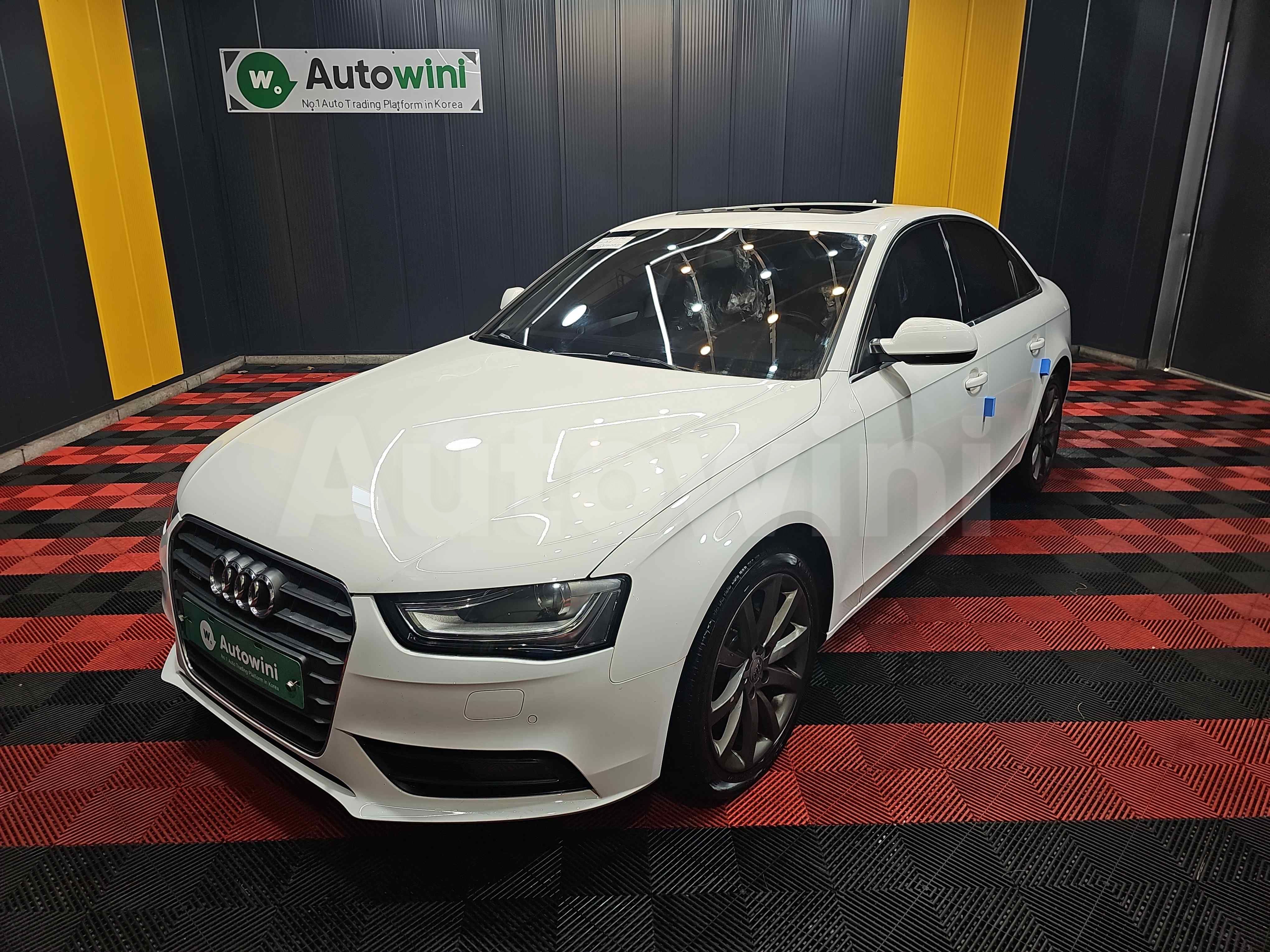 2016 AUDI A4 VIN: WAUZZZ8K3GN000415