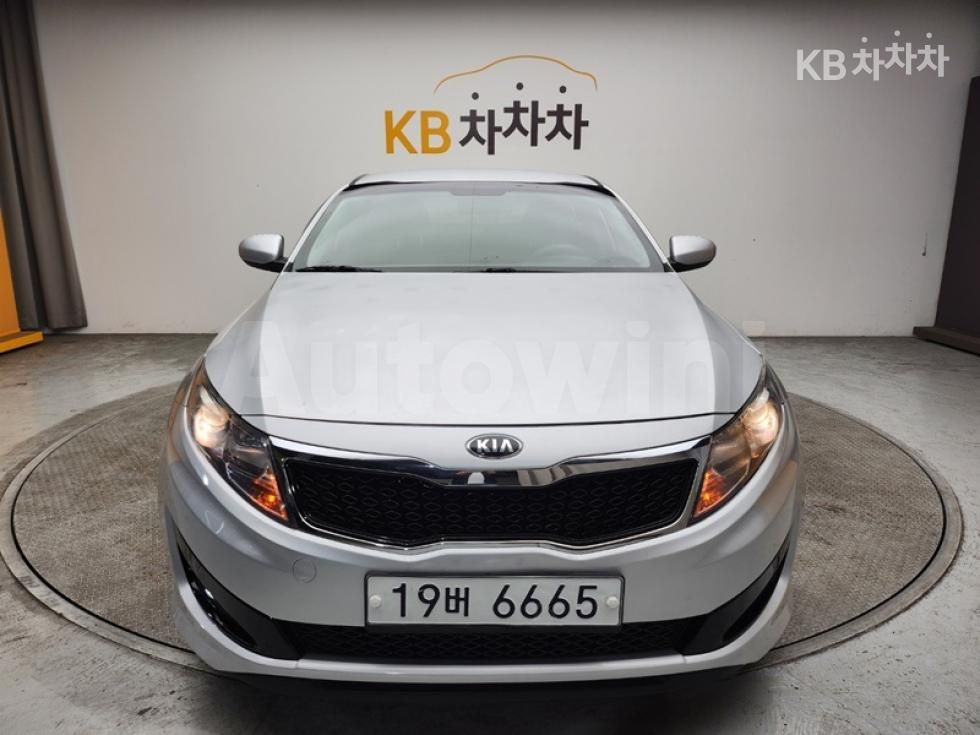 2013 KIA K5 VIN: KNAGN418BDA410195