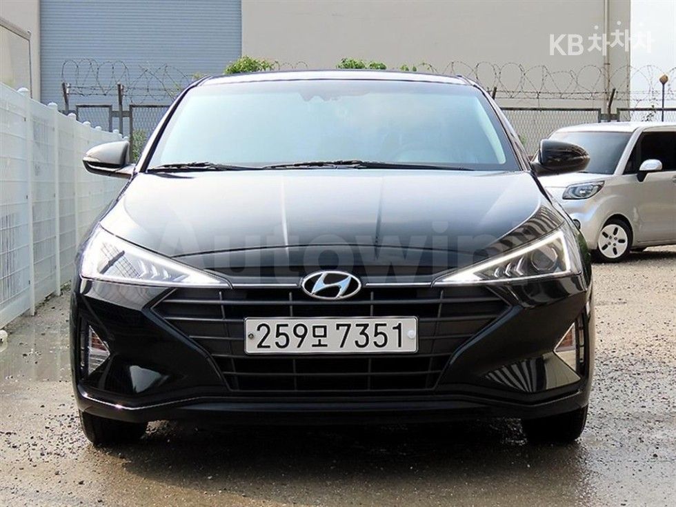 2019 HYUNDAI AVANTE VIN: KMHD741LBKU909286