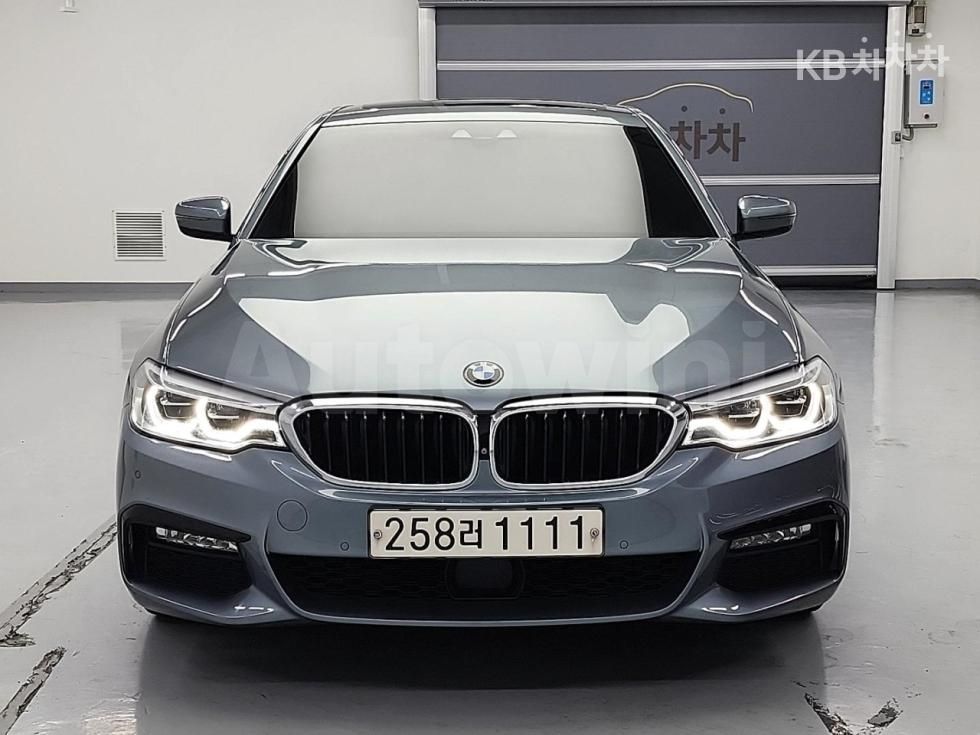 2017 BMW 5 SERIES VIN: WBAJD910XHG477207