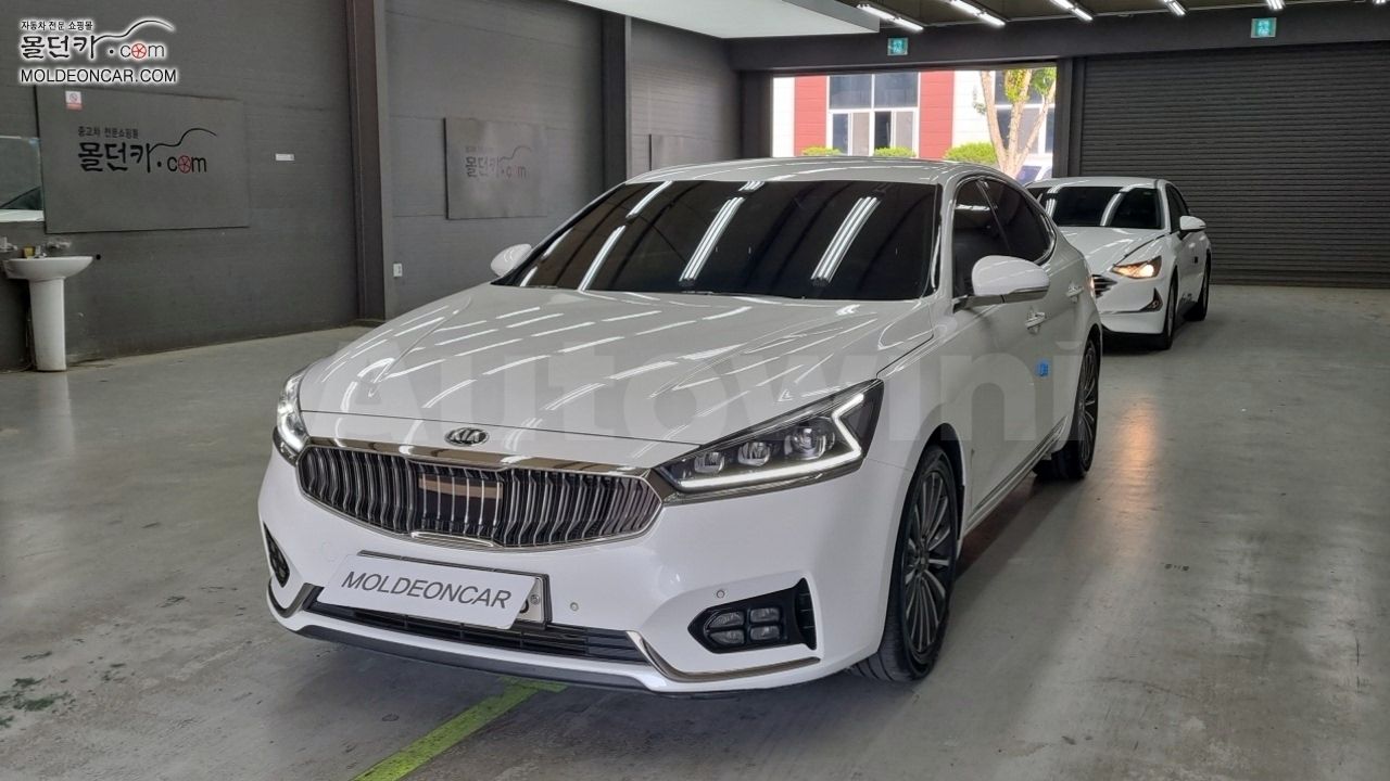 2019 KIA K7 VIN: KNALB415BKA162850