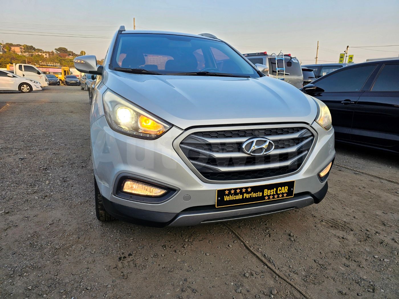 2015 HYUNDAI TUCSON VIN: KMHJT81VBFU924863