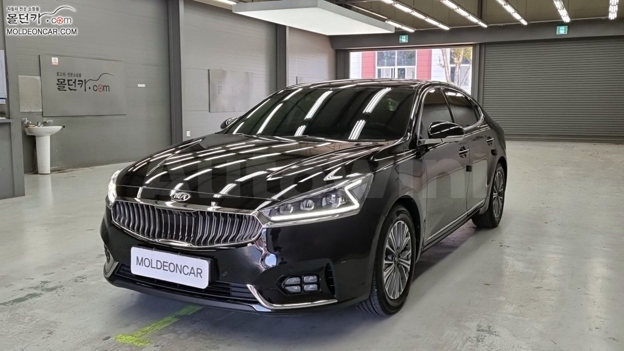 2019 KIA K7 VIN: KNALA41GBKA015806
