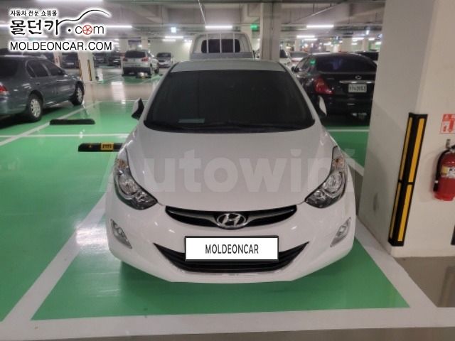 2011 HYUNDAI AVANTE VIN: KMHDH41DBBU095469