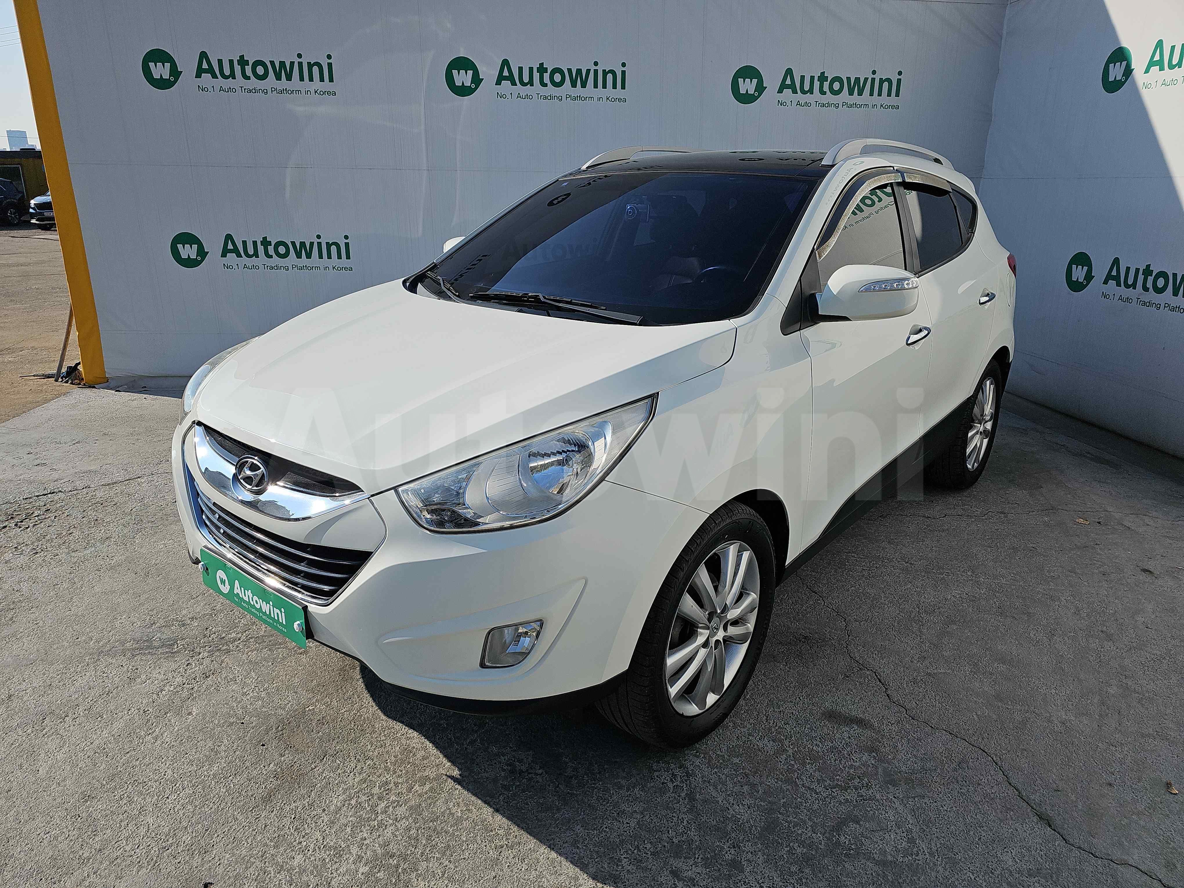 2011 HYUNDAI TUCSON VIN: KMHJW81VBBU101654
