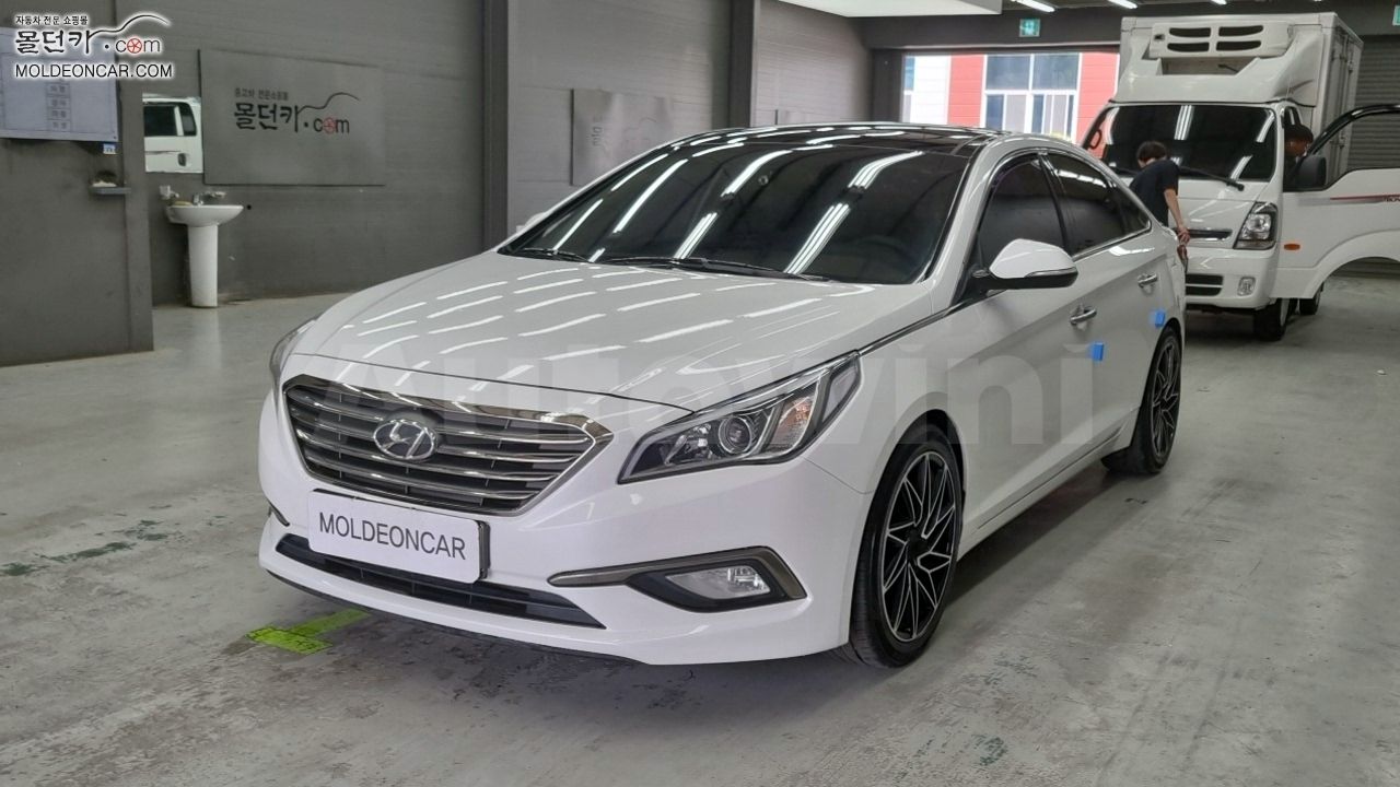 2015 HYUNDAI SONATA VIN: KMHE341DBGA188649