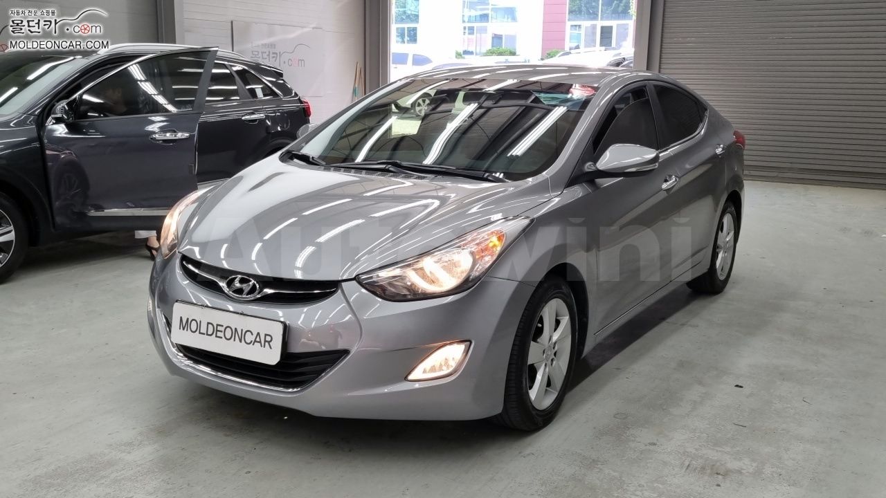 2010 HYUNDAI AVANTE VIN: KMHDH41DBBU036756