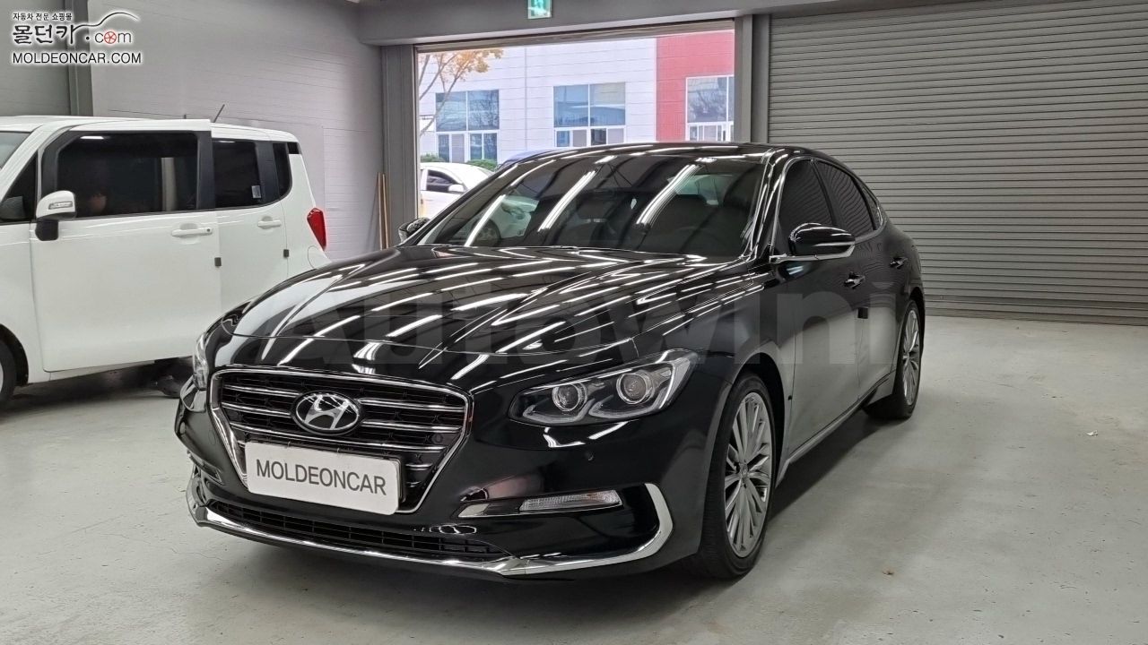 2018 HYUNDAI GRANDEUR VIN: KMHF241EBJA150403
