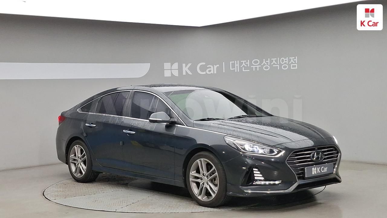 2018 HYUNDAI SONATA VIN: KMHE341CBJA381064