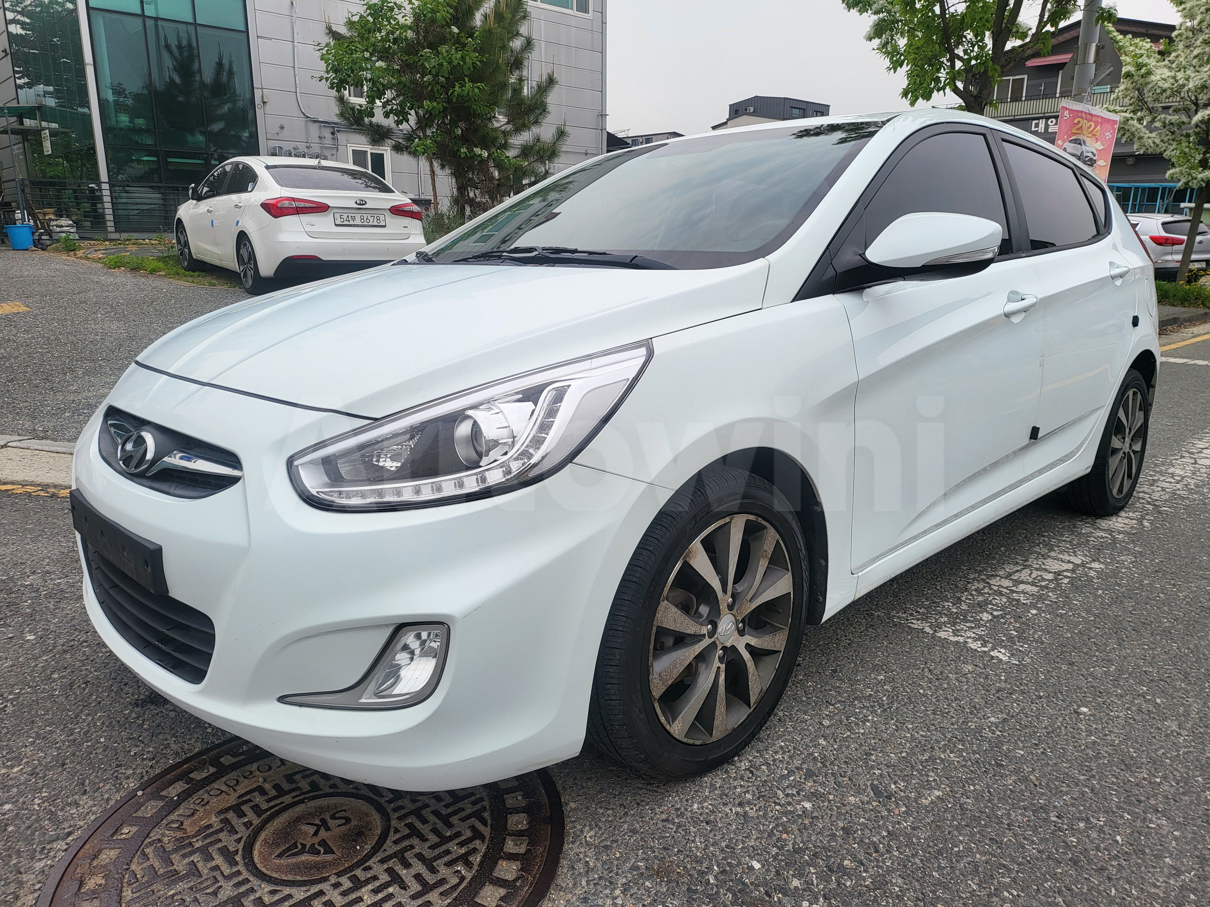 2015 HYUNDAI ACCENT VIN: KMHCT51UBFU176735