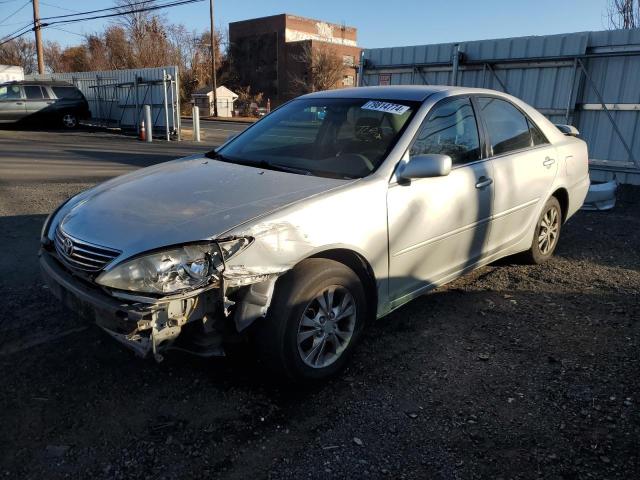 2005 TOYOTA CAMRY LE VIN: 4T1BF32KX5U104577