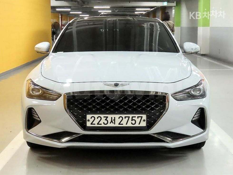 2019 GENESIS G70 VIN: KMTG541EDKU030800