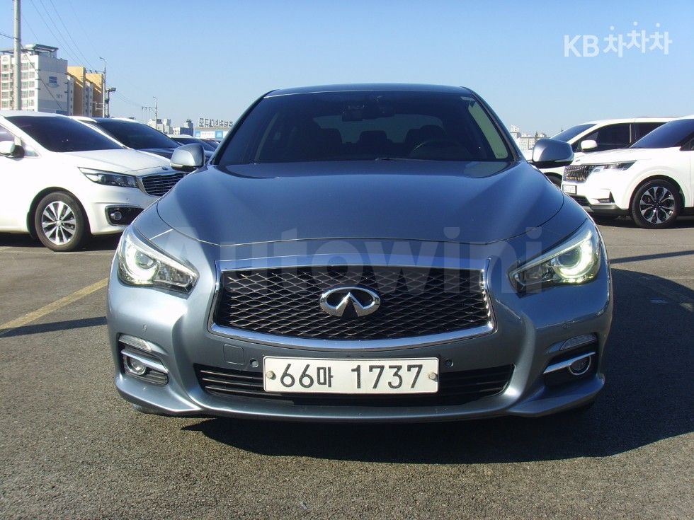 2014 INFINITI Q VIN: JNKDV71E4EM511182