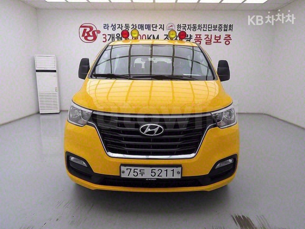 2019 HYUNDAI STAREX VIN: KMJWA37KBKU035521