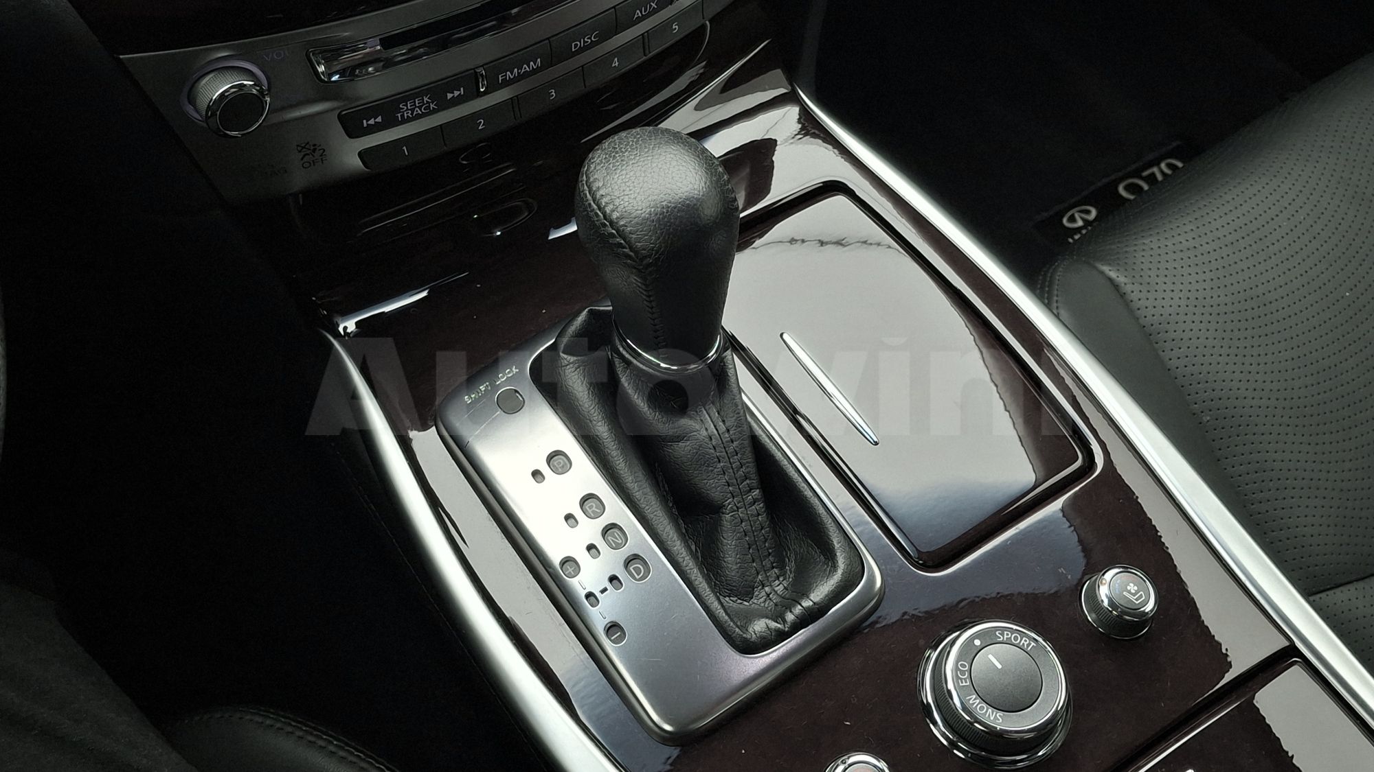 2016 INFINITI Q VIN: JNKBY11E5GM580171