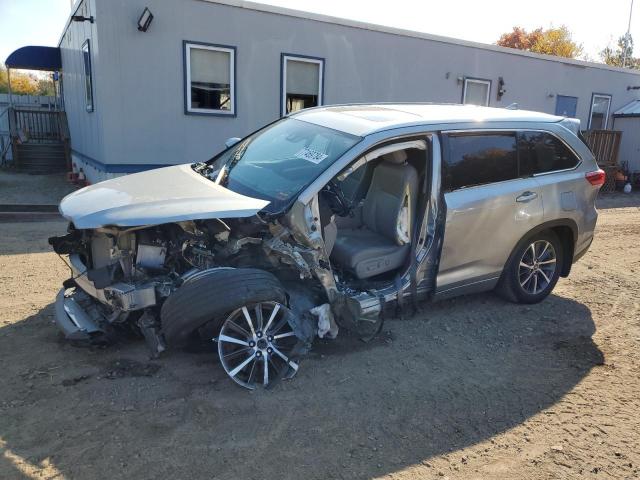 2018 TOYOTA HIGHLANDER VIN: 5TDJZRFH5JS817748
