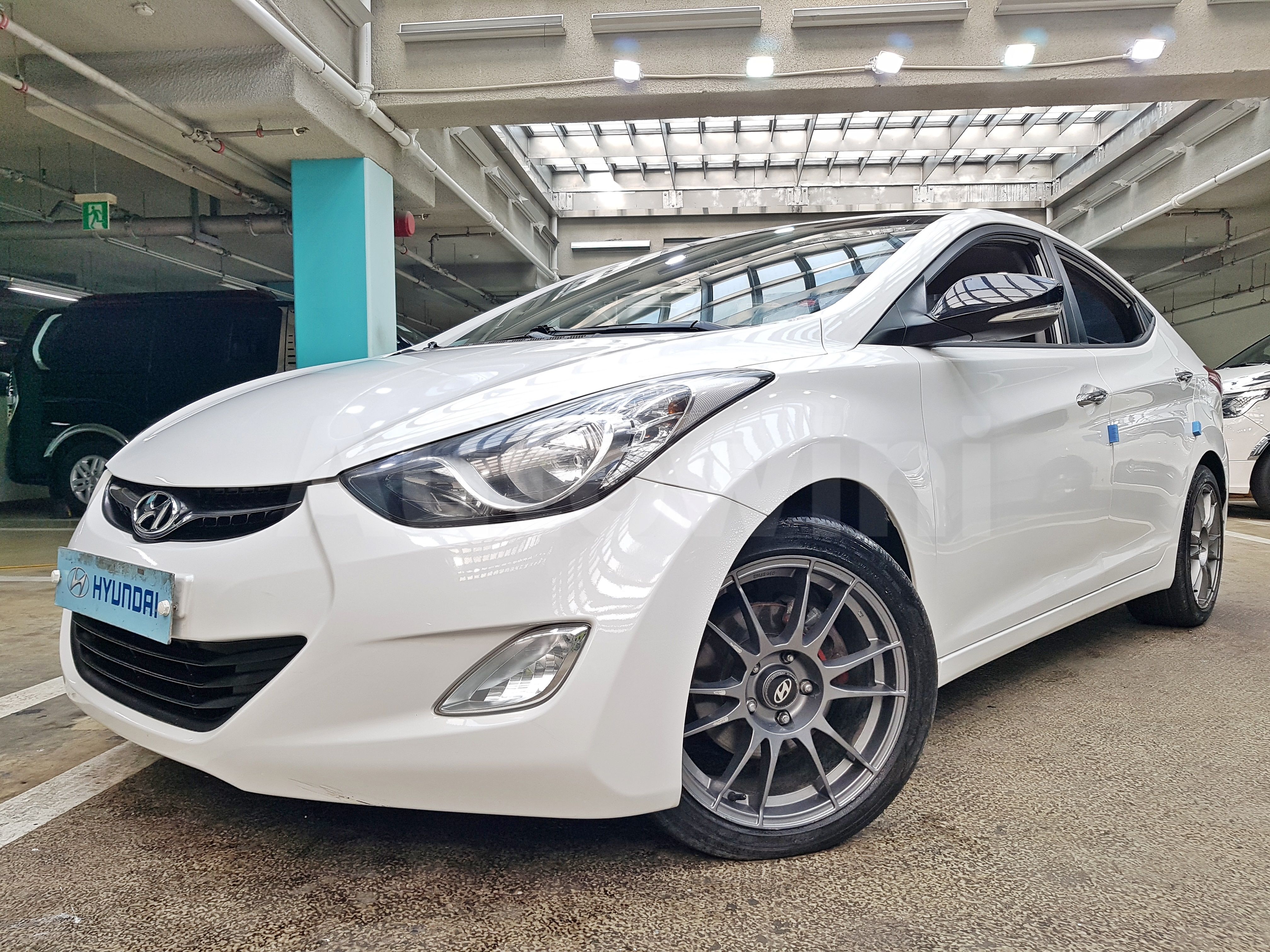 2011 HYUNDAI AVANTE VIN: KMHDG41DBBU077013