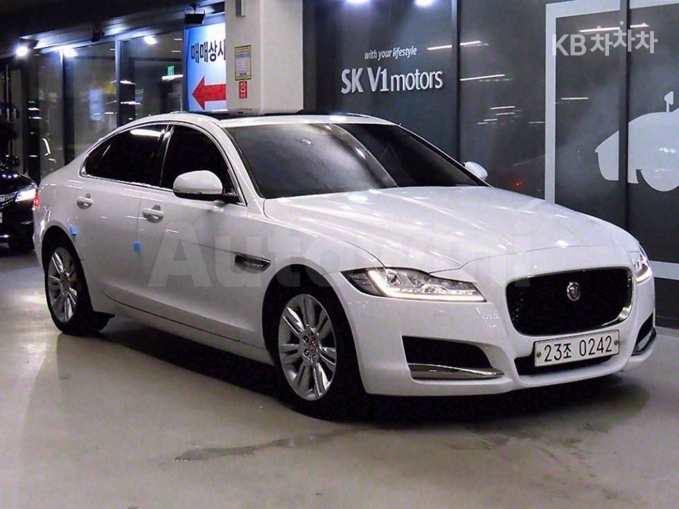 2016 JAGUAR XF VIN: SAJBB4BN8GCY17665
