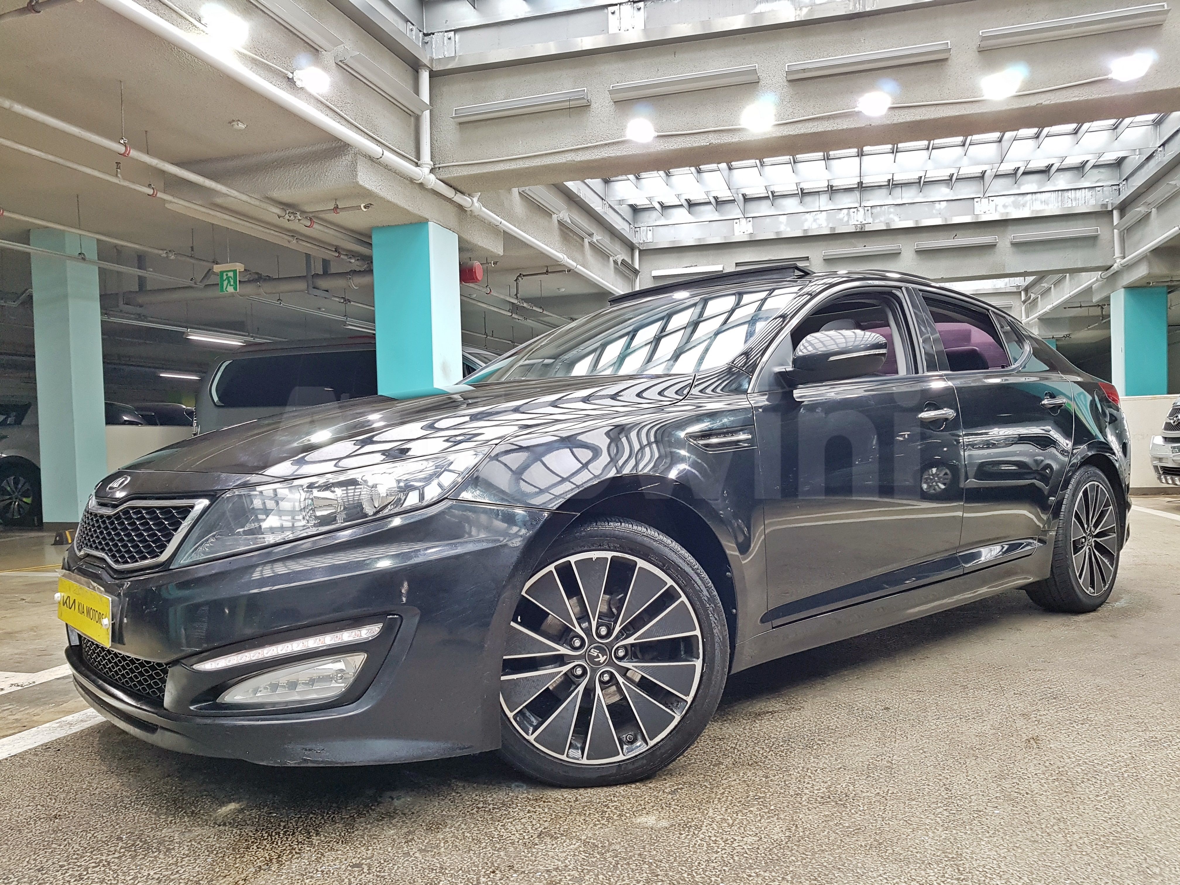 2013 KIA K5 VIN: KNAGN419BDA325230
