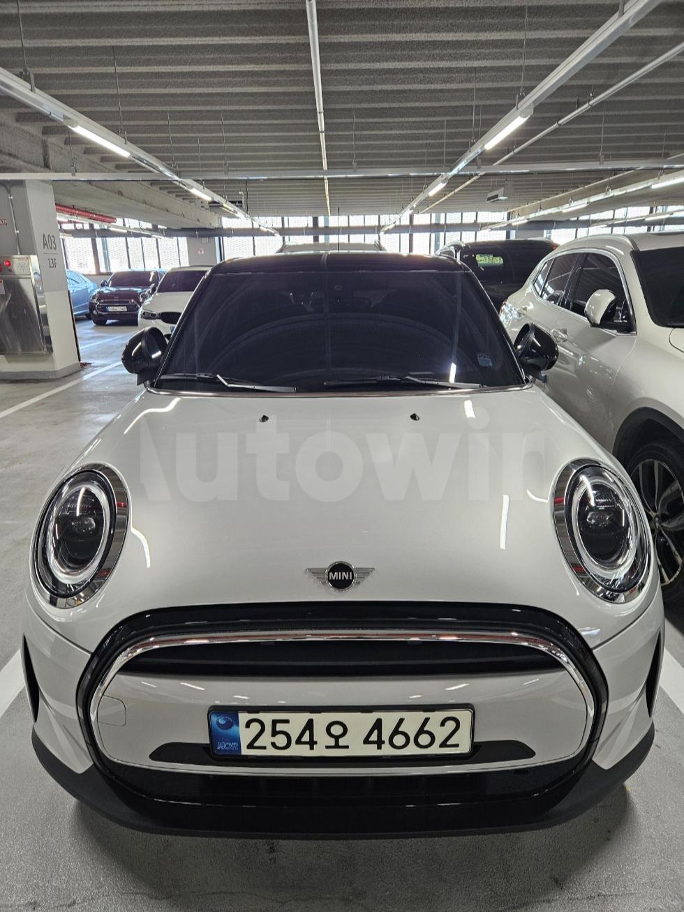 2022 MINI COOPER VIN: WMW41DK06N2R24678