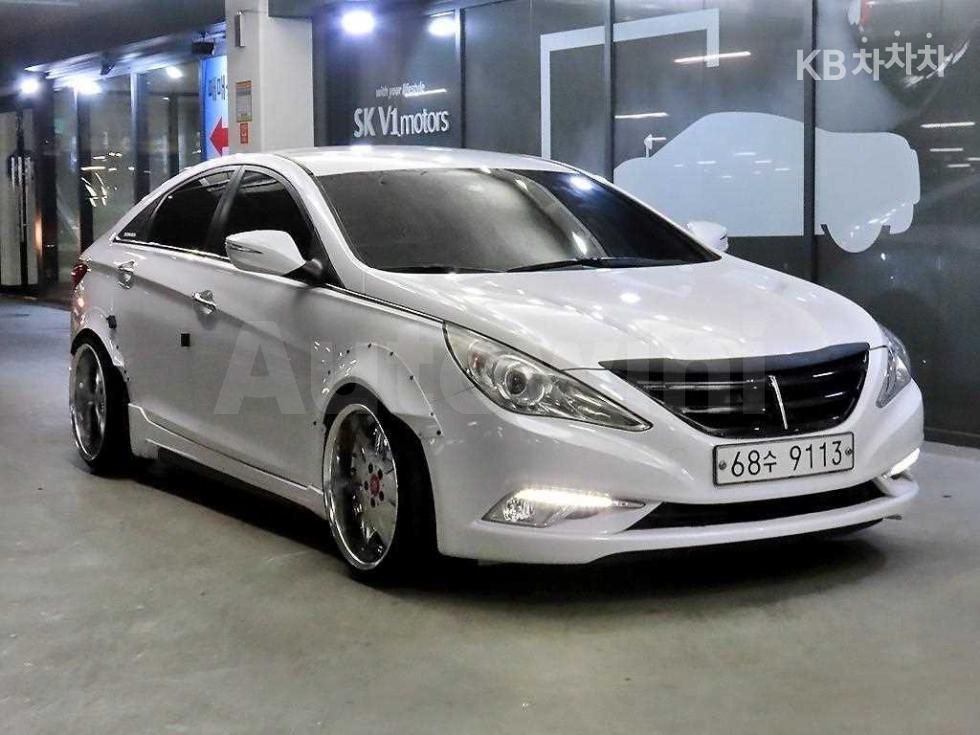2014 HYUNDAI SONATA VIN: KMHEC41ABEA584723
