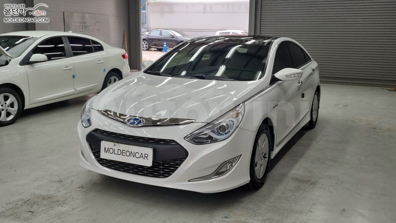 2011 HYUNDAI SONATA VIN: KMHEB415BCA010398