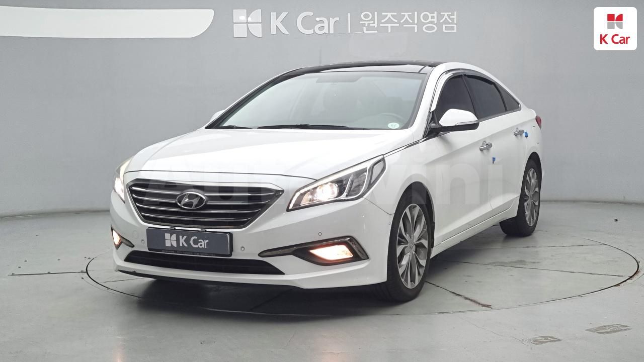2016 HYUNDAI SONATA VIN: KMHE341CBGA176026