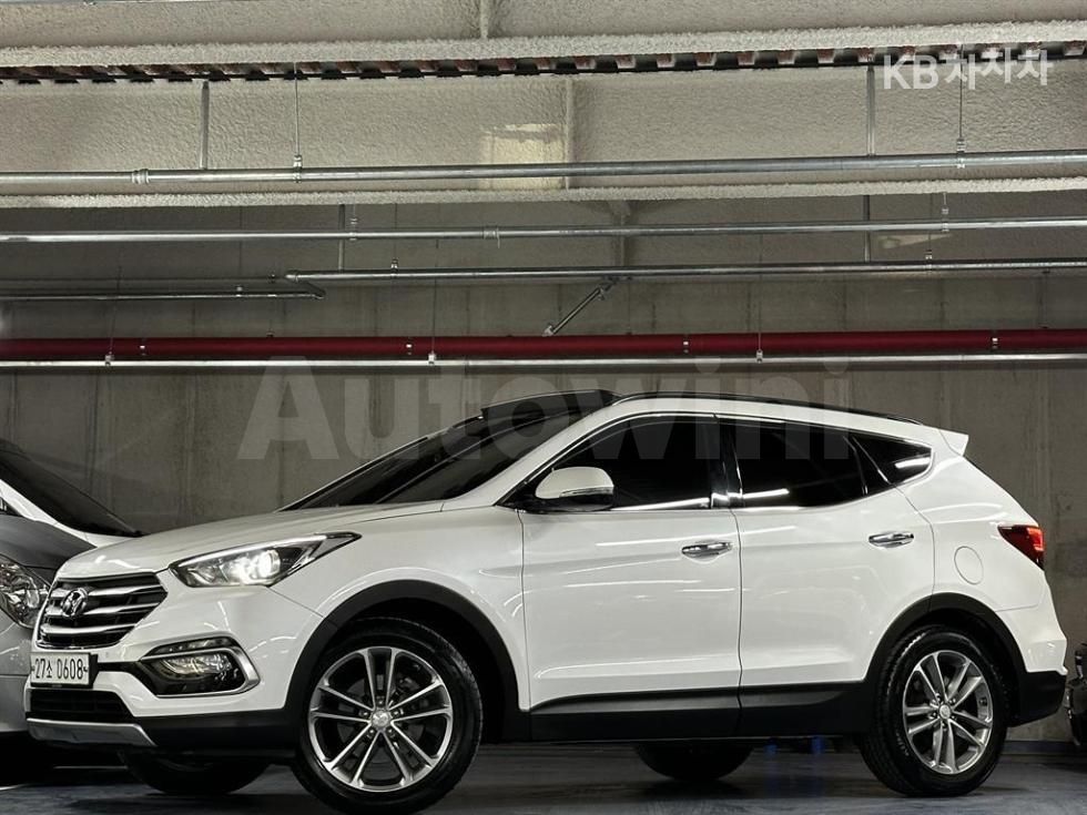 2016 HYUNDAI SANTAFE VIN: KMHSW81UBGU668954