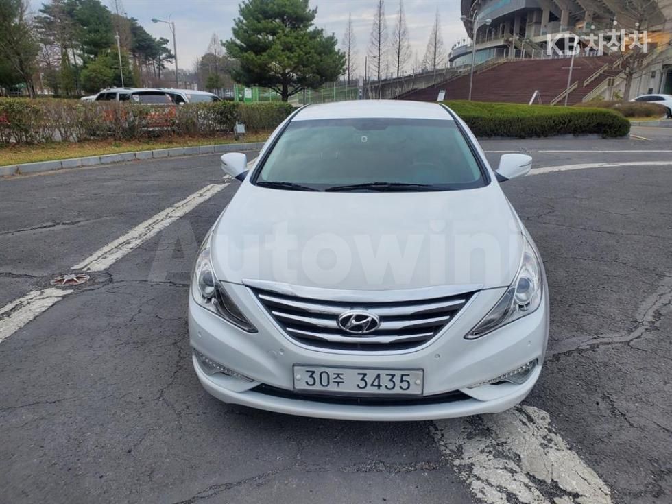 2013 HYUNDAI SONATA VIN: KMHEC41ABDA502032