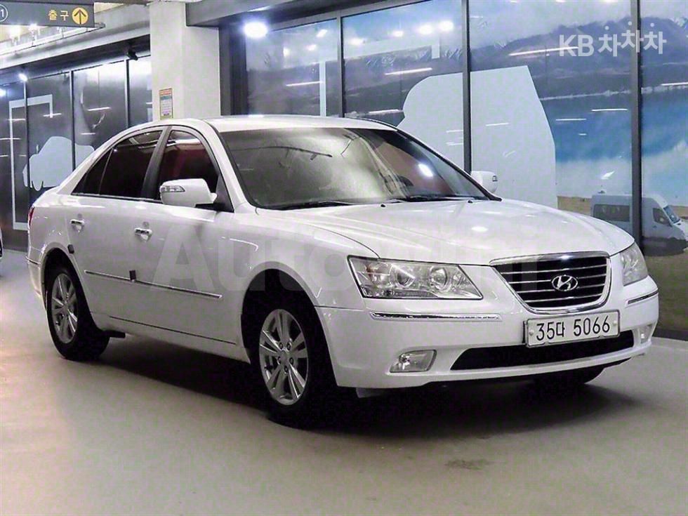 2009 HYUNDAI SONATA VIN: KMHEU41MP9A677519