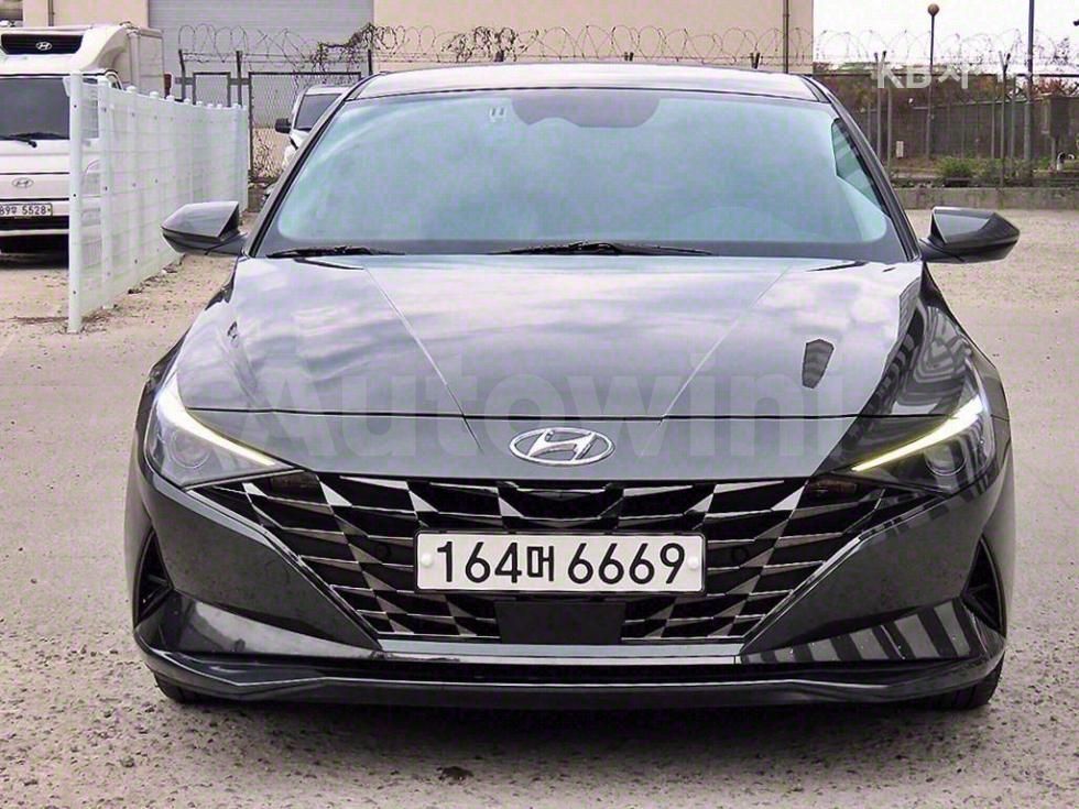 2022 HYUNDAI AVANTE VIN: KMHLM41JGNU018581
