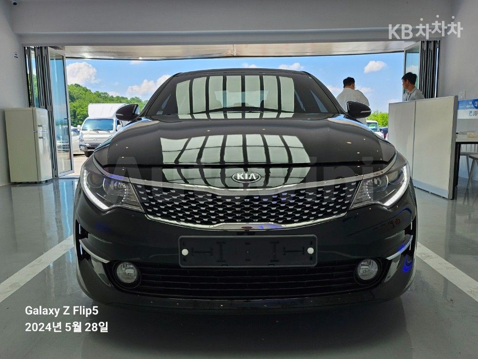 2016 KIA K5 VIN: KNAGX411BGA019919