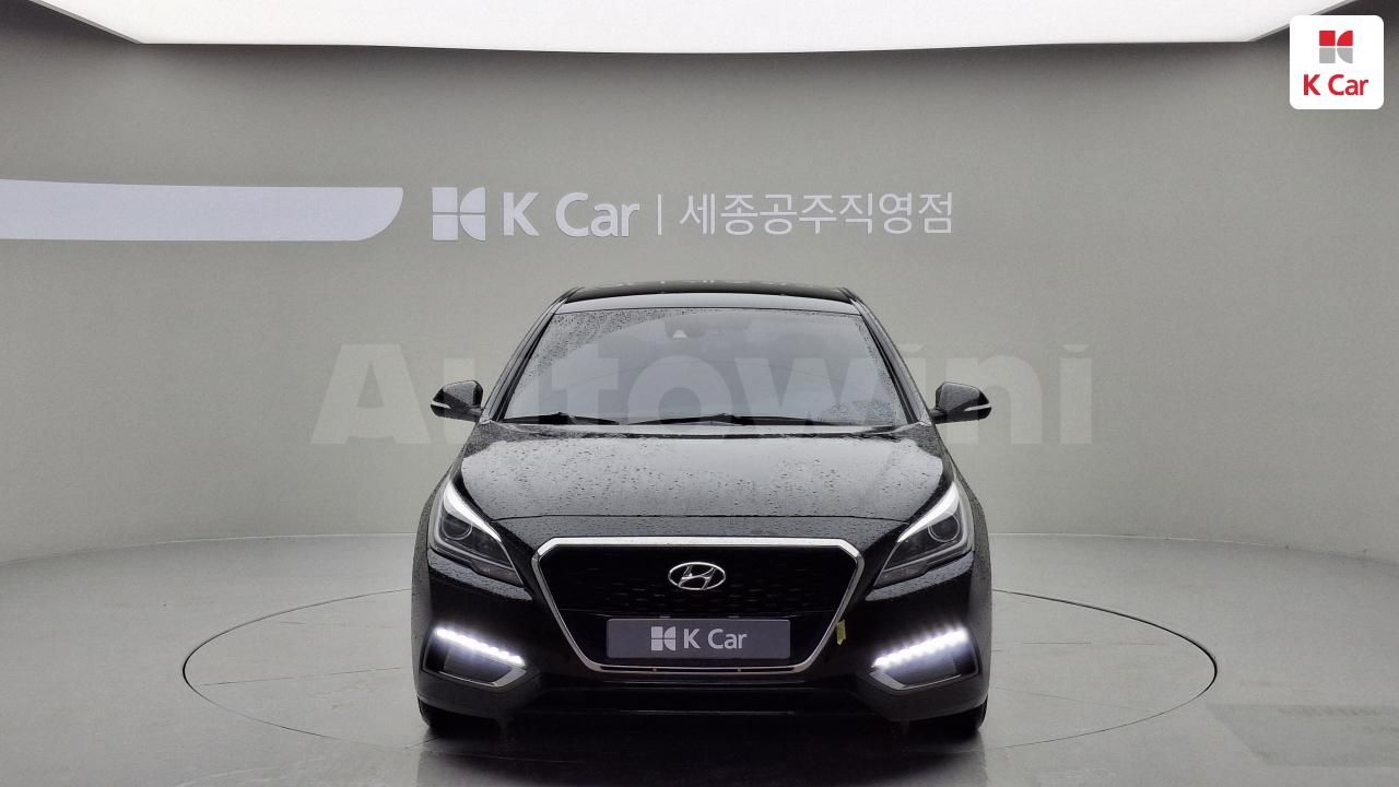 2016 HYUNDAI SONATA VIN: KMHE5411BGA031555