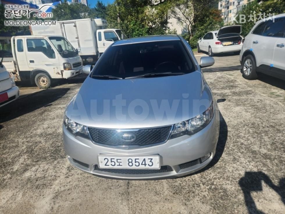 2010 KIA FORTE VIN: KNAFT411BAA210731