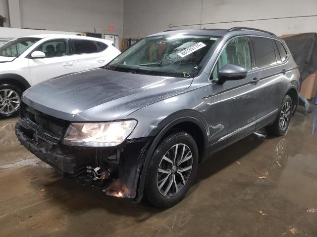 2018 VOLKSWAGEN TIGUAN SE VIN: 3VV2B7AX7JM220792
