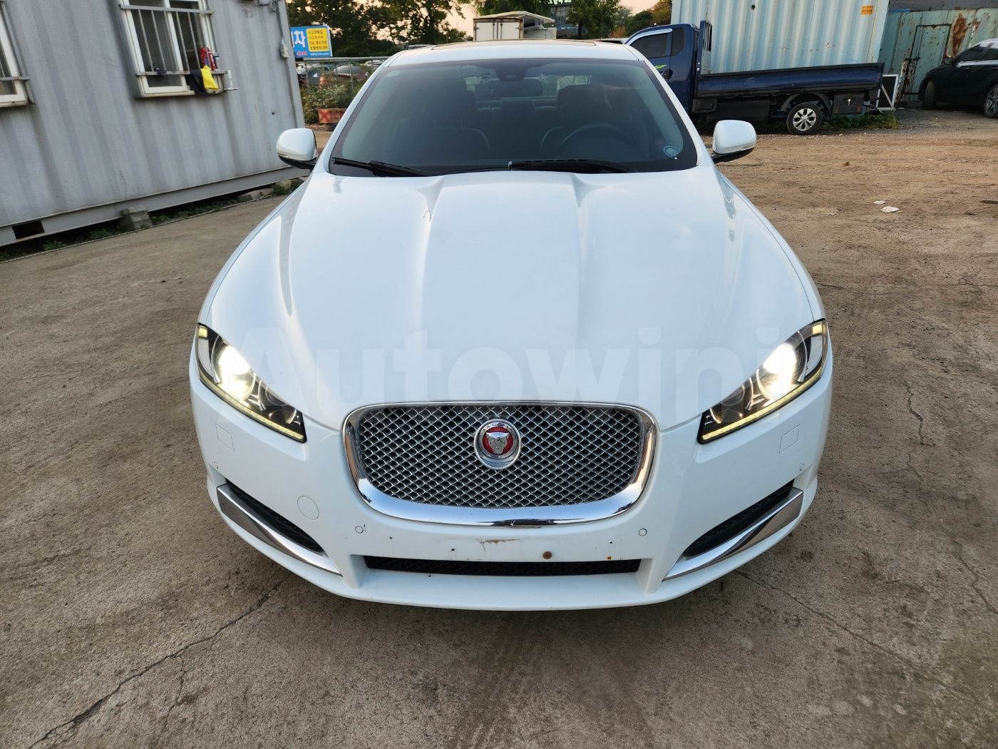 2015 JAGUAR XF VIN: SAJAA0543FNU53748