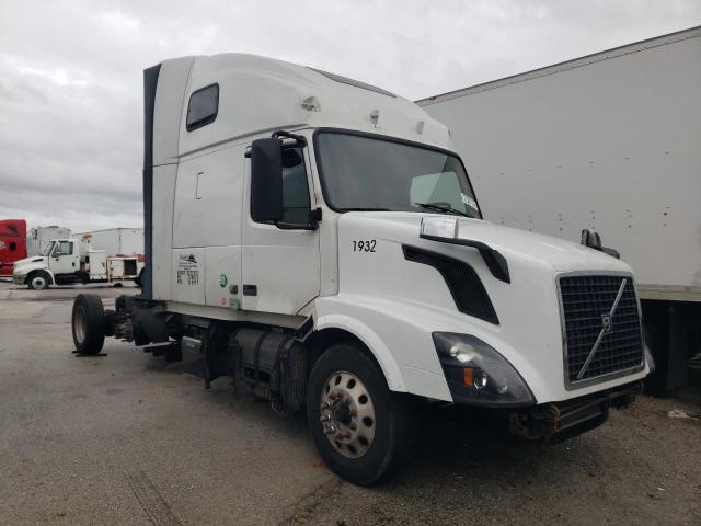 2015 VOLVO VN VNL VIN: 4V4NC9EH4FN182107