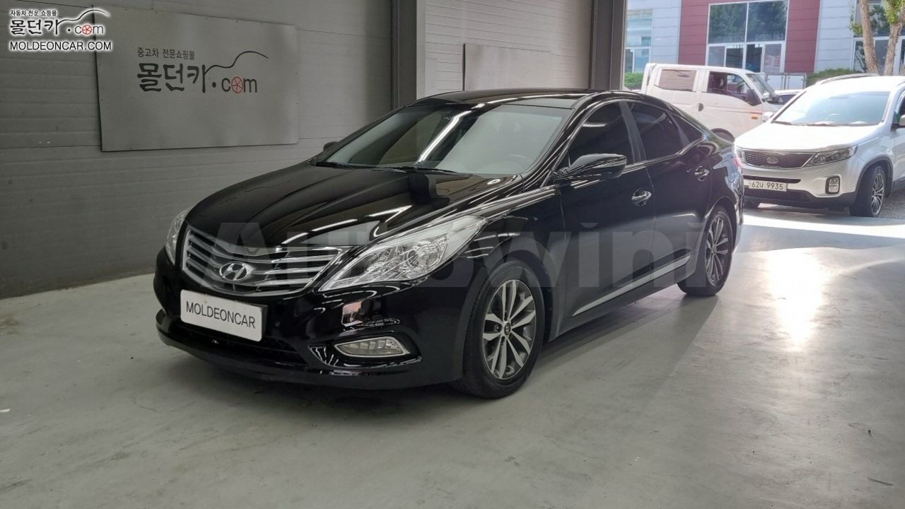 2012 HYUNDAI GRANDEUR VIN: KMHFH41NBCA217685