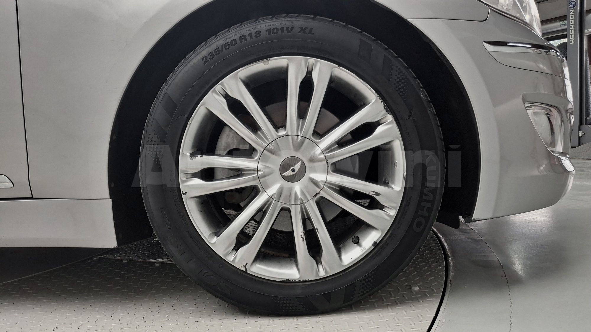 2012 HYUNDAI GENESIS VIN: KMHGB41BBCU147936
