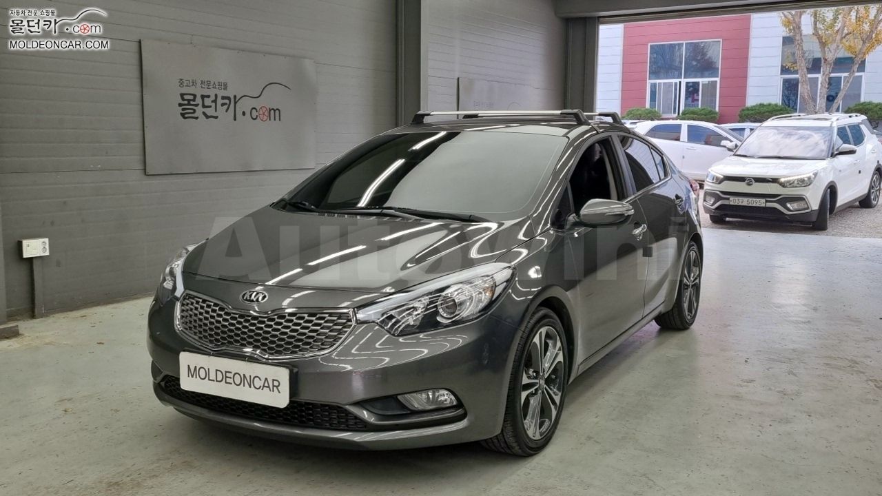 2013 KIA K3 VIN: KNAFK412BDA817633