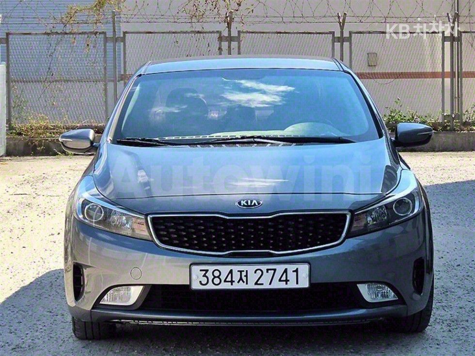 2017 KIA K3 VIN: KNAFJ41BGHA692338
