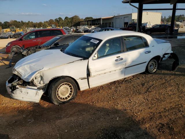 2000 LINCOLN TOWN CAR E VIN: 1LNHM81W0YY847781